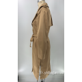 Manteau beige à double boutonnage pour femmes